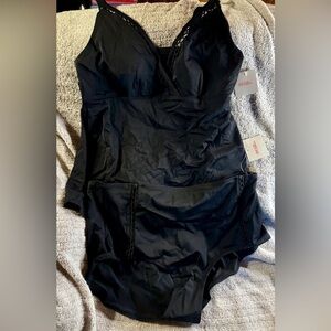 NWT Ruby Ribbon Shapewear Tankini SwimSuit (2 pc) Top is a sz 14 bottoms are xxl
